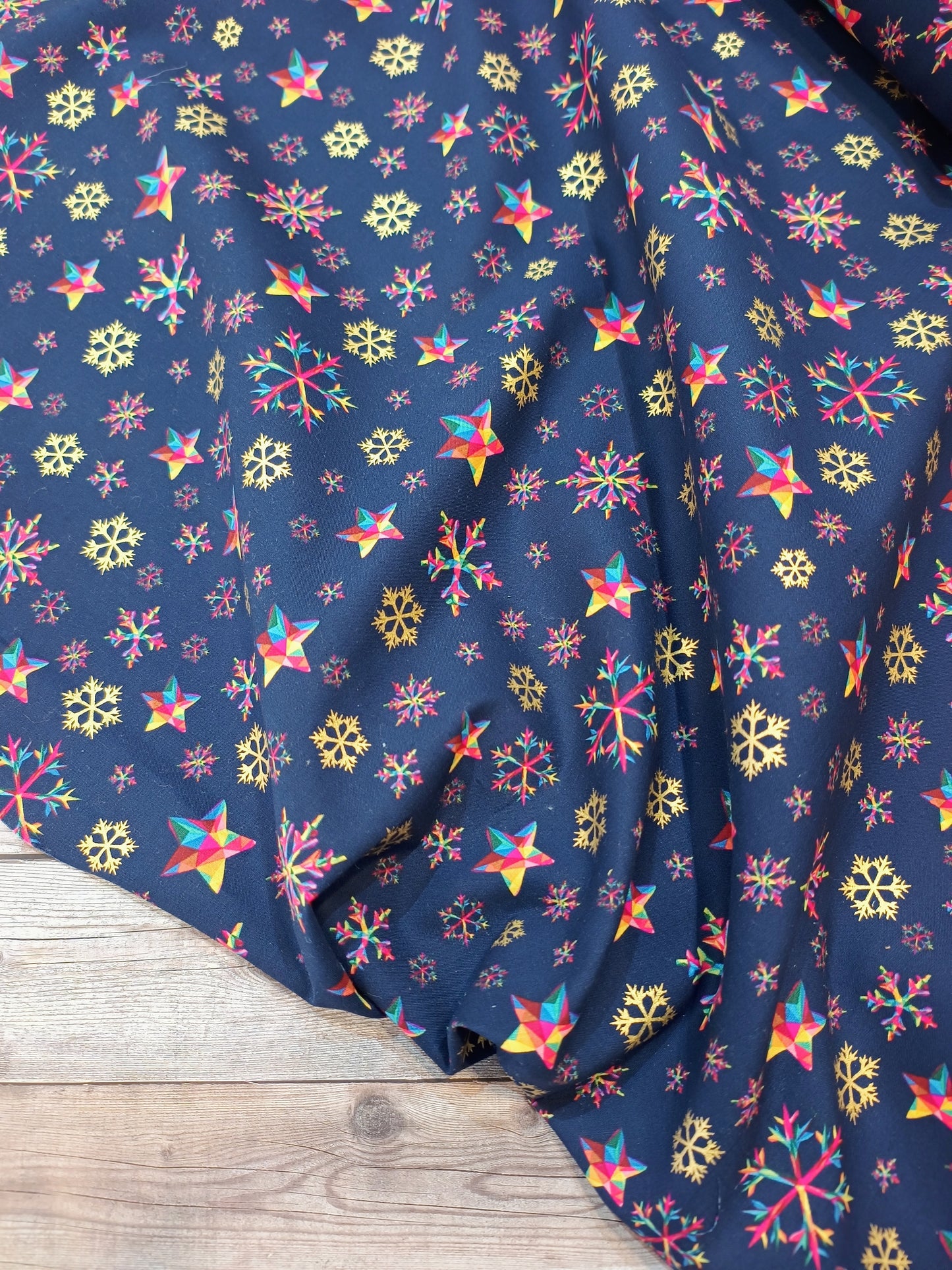 Rainbow Snowflake Metallic Cotton 1.13m